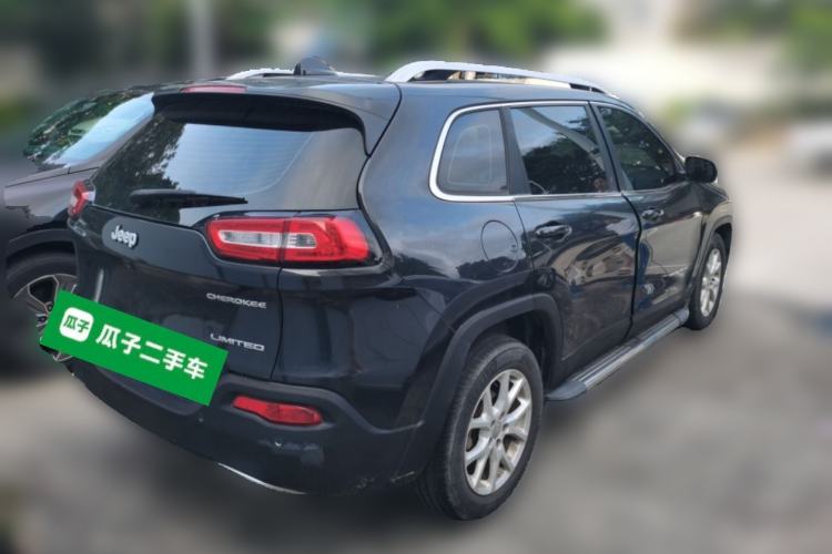 Used Jeep Cherokee 2017 2.0L Superior Edition Rear Right 45 Deg