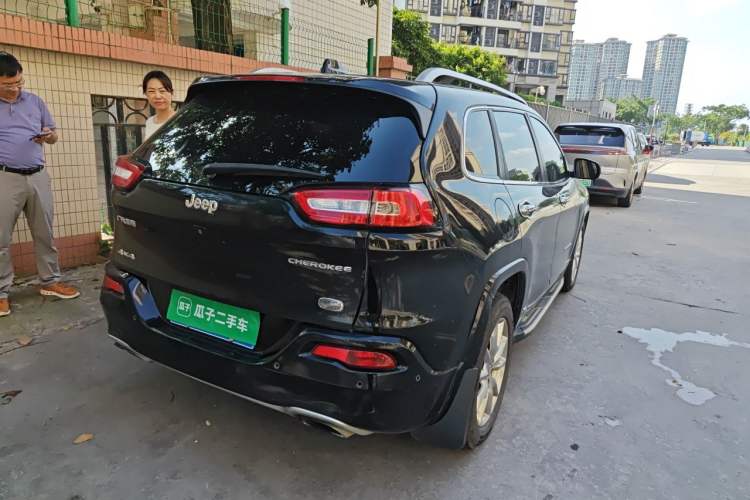 Used Jeep Cherokee 2017 2.4L Superior Edition Rear Right 45 Deg