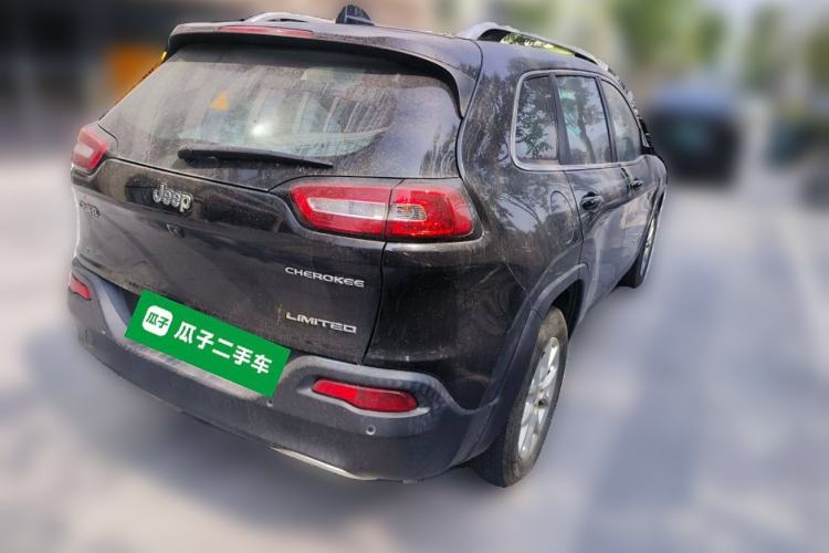 Used Jeep Cherokee 2017 2.0L Superior Edition Rear Right 45 Deg