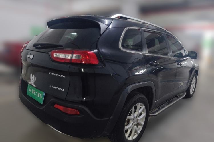 Used Jeep Cherokee 2017 2.0L Superior Edition Rear Right 45 Deg