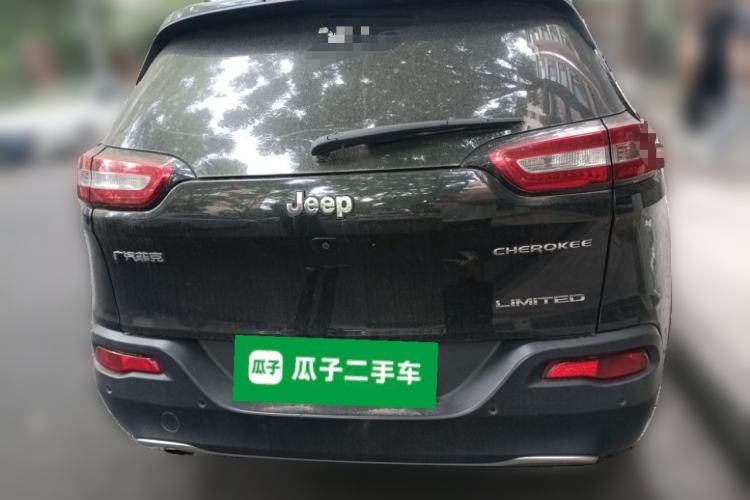 Used Jeep Cherokee 2017 2.0L Superior Edition Rear
