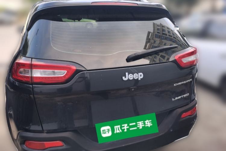 Used Jeep Cherokee 2017 2.0L Superior Edition Rear
