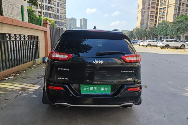 Used Jeep Cherokee 2017 2.4L Superior Edition Rear
