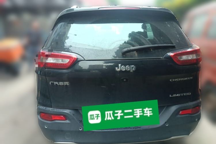 Used Jeep Cherokee 2017 2.0L Superior Edition Rear