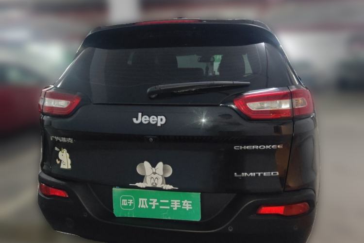 Used Jeep Cherokee 2017 2.0L Superior Edition Rear
