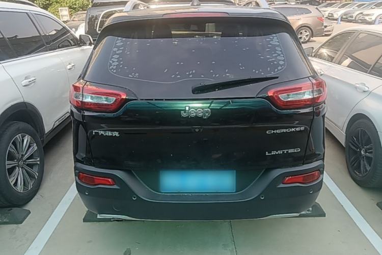 Used Jeep Cherokee 2017 2.0L Superior Edition Rear