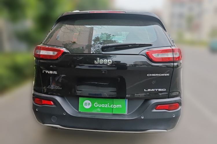 Used Jeep Cherokee 2017 2.0L Superior Edition Rear