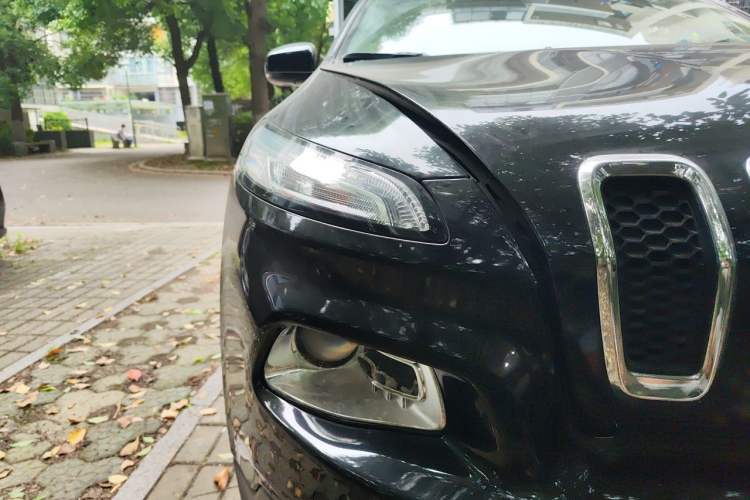 Used Jeep Cherokee 2017 2.4L Leading Smart Edition Right Front Headlight