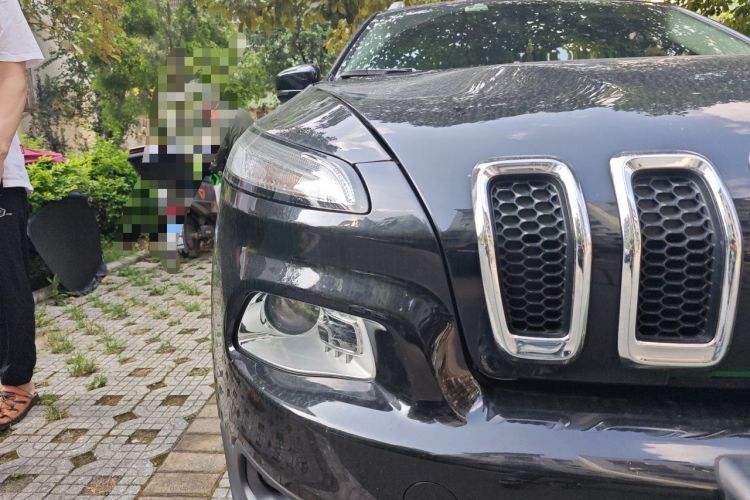 Used Jeep Cherokee 2017 2.0L Superior Edition Right Front Headlight