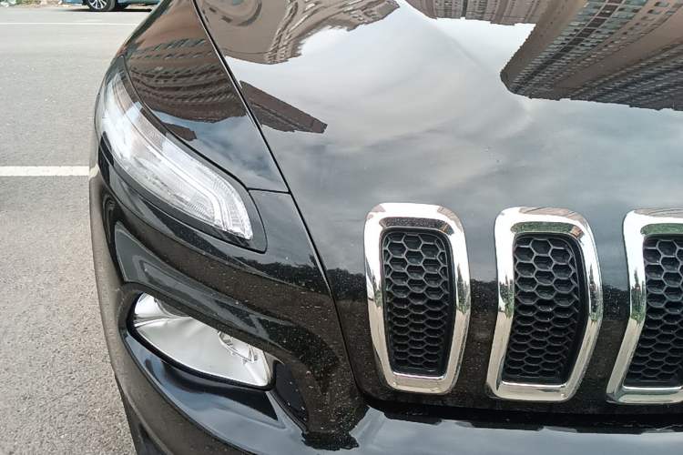 Used Jeep Cherokee 2017 2.0L Superior Edition Right Front Headlight
