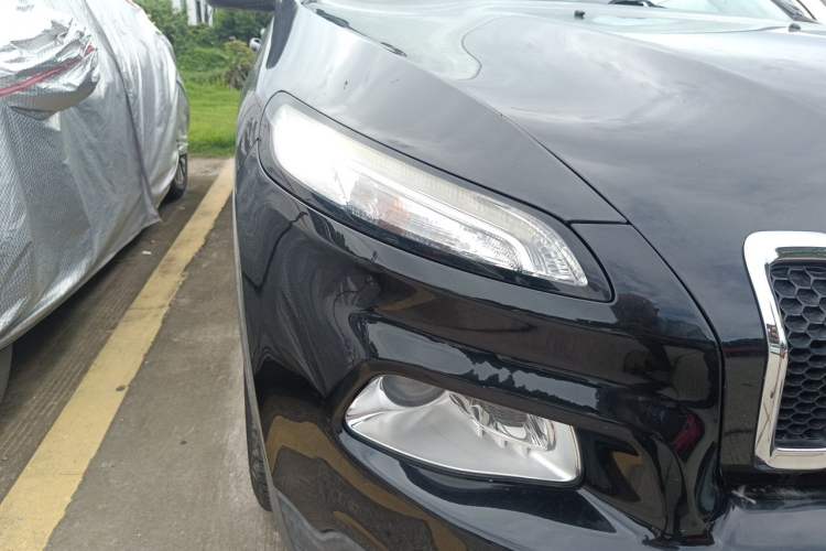 Used Jeep Cherokee 2017 2.0L Superior Edition Right Front Headlight