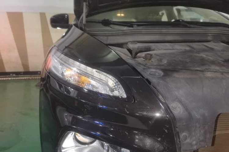 Used Jeep Cherokee 2017 2.0L Superior Edition Right Front Headlight