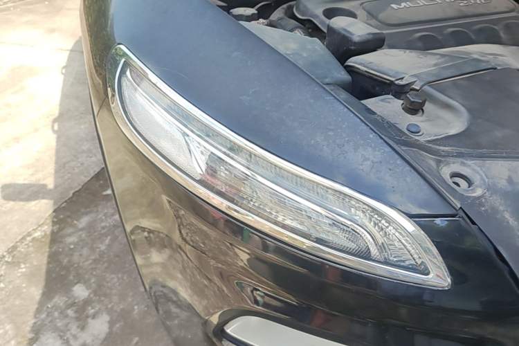 Used Jeep Cherokee 2017 2.4L Leading Smart Edition Right Front Headlight