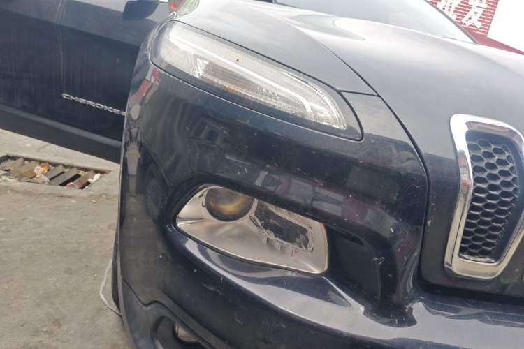 Used Jeep Cherokee 2017 2.0L Superior Edition Right Front Headlight