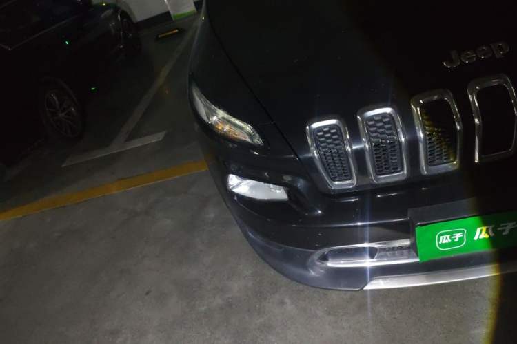 Used Jeep Cherokee 2017 2.0L Superior Edition Right Front Headlight
