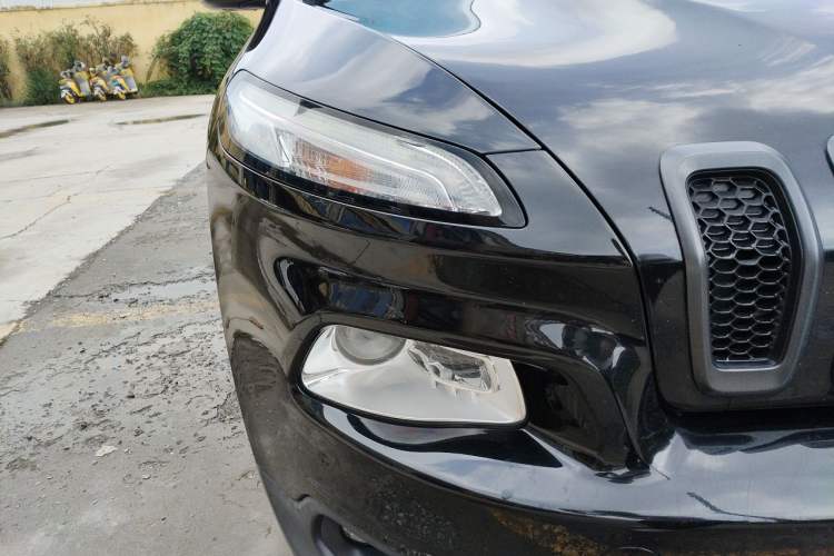 Used Jeep Cherokee 2017 2.0L Superior Edition Right Front Headlight
