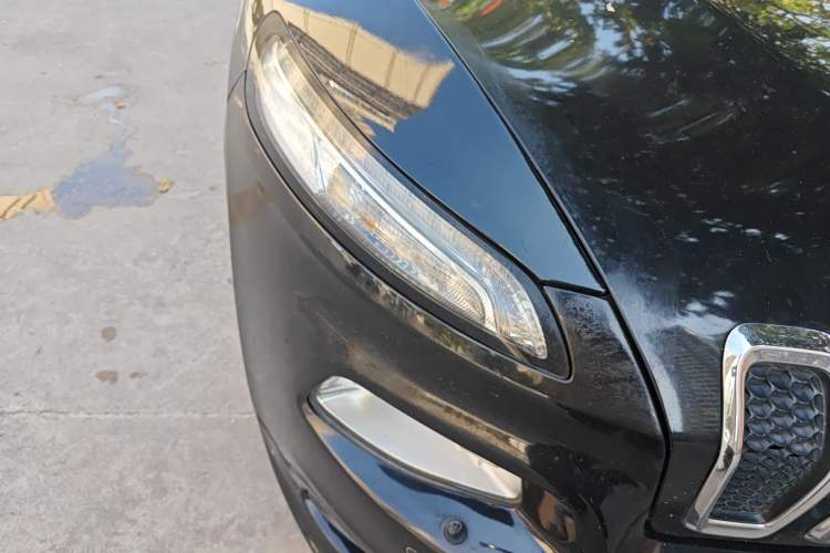 Used Jeep Cherokee 2017 2.4L Superior Edition Right Front Headlight