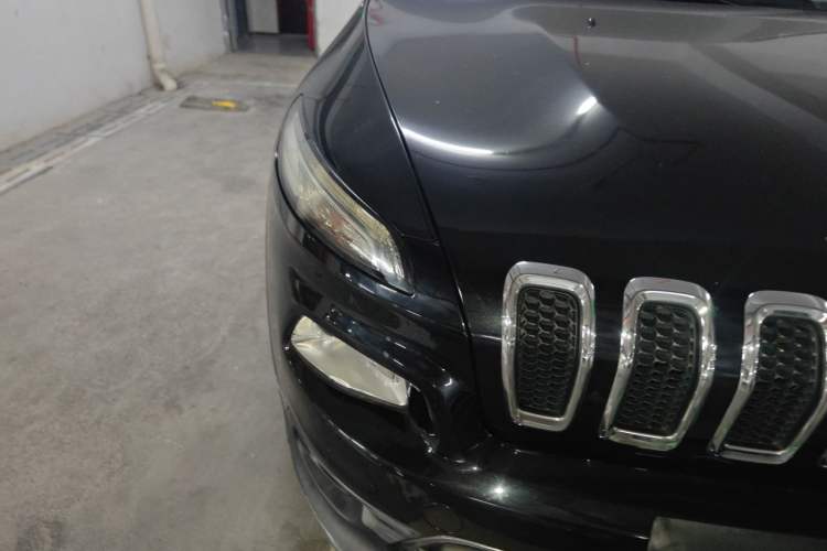 Used Jeep Cherokee 2017 2.0L Superior Edition Right Front Headlight
