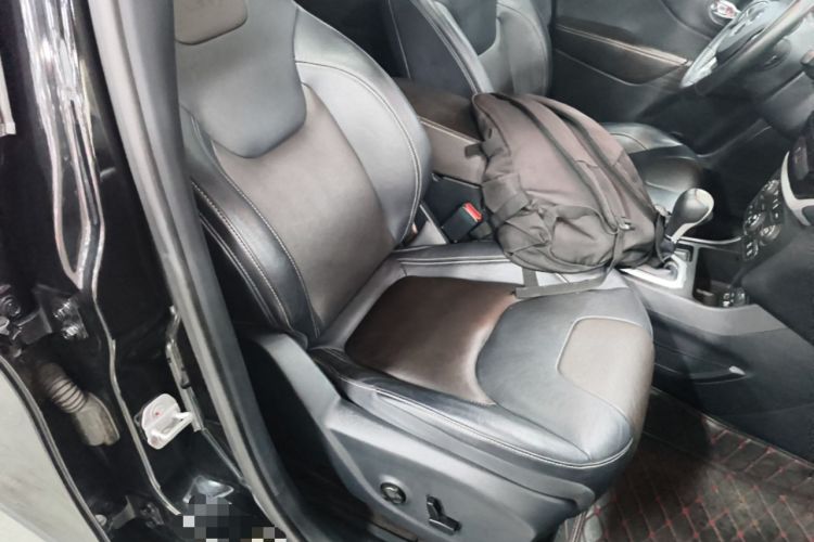 Used Jeep Cherokee 2017 2.4L Leading Edition Right Front Seat