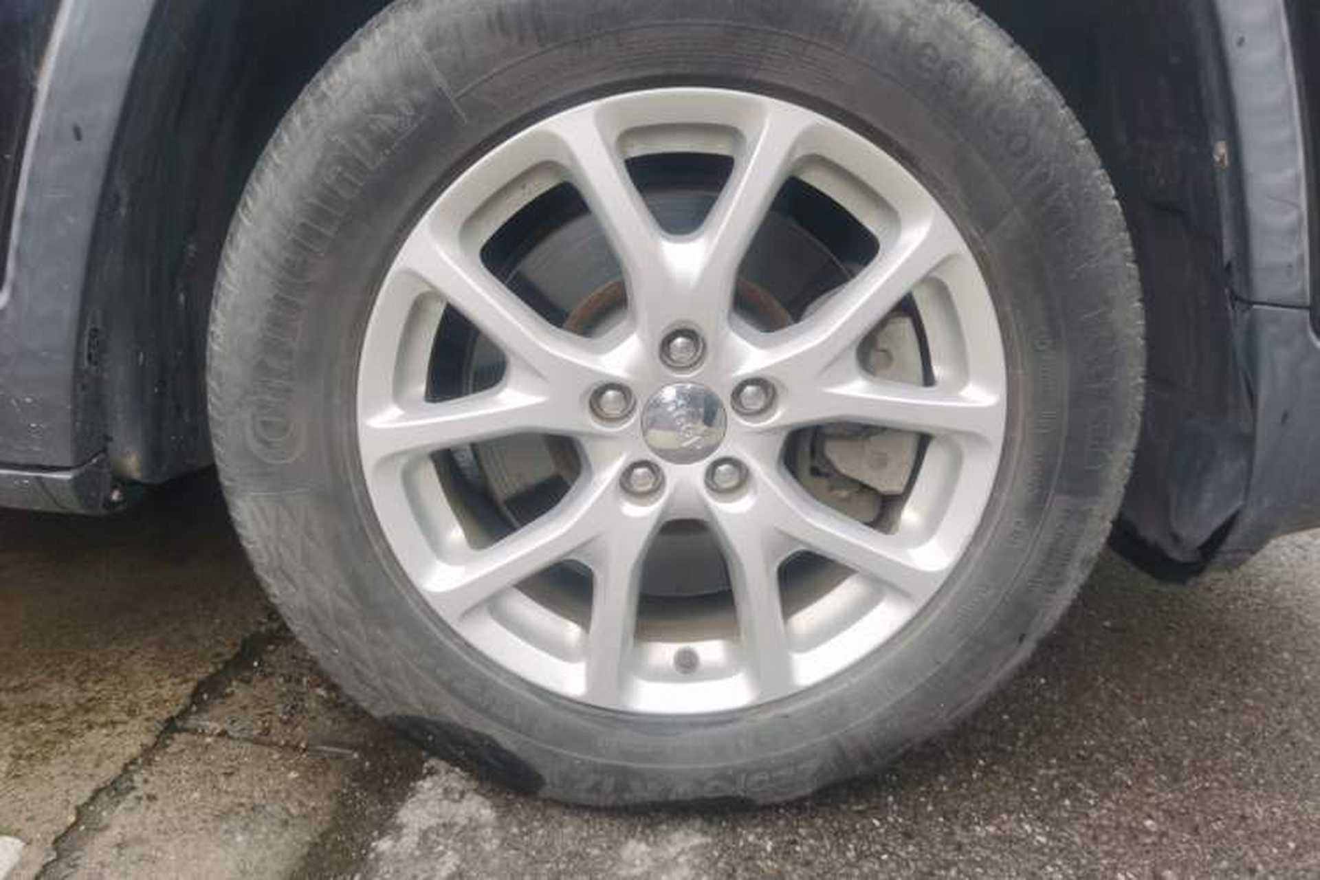 Used Jeep Cherokee 2017 2.4L Leading Edition Right Front Wheel Hub