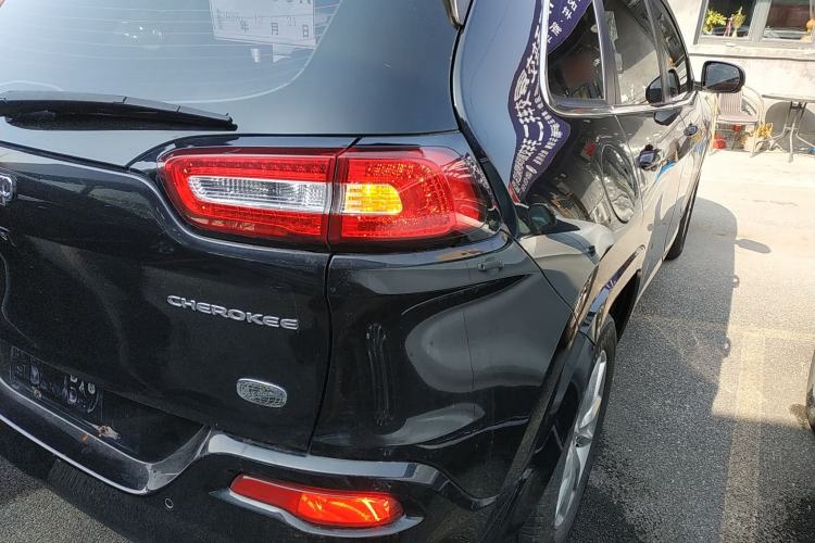 Used Jeep Cherokee 2017 2.4L Excellence Edition Right Rear Taillight