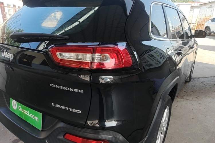 Used Jeep Cherokee 2017 2.0L Superior Edition Right Rear Taillight