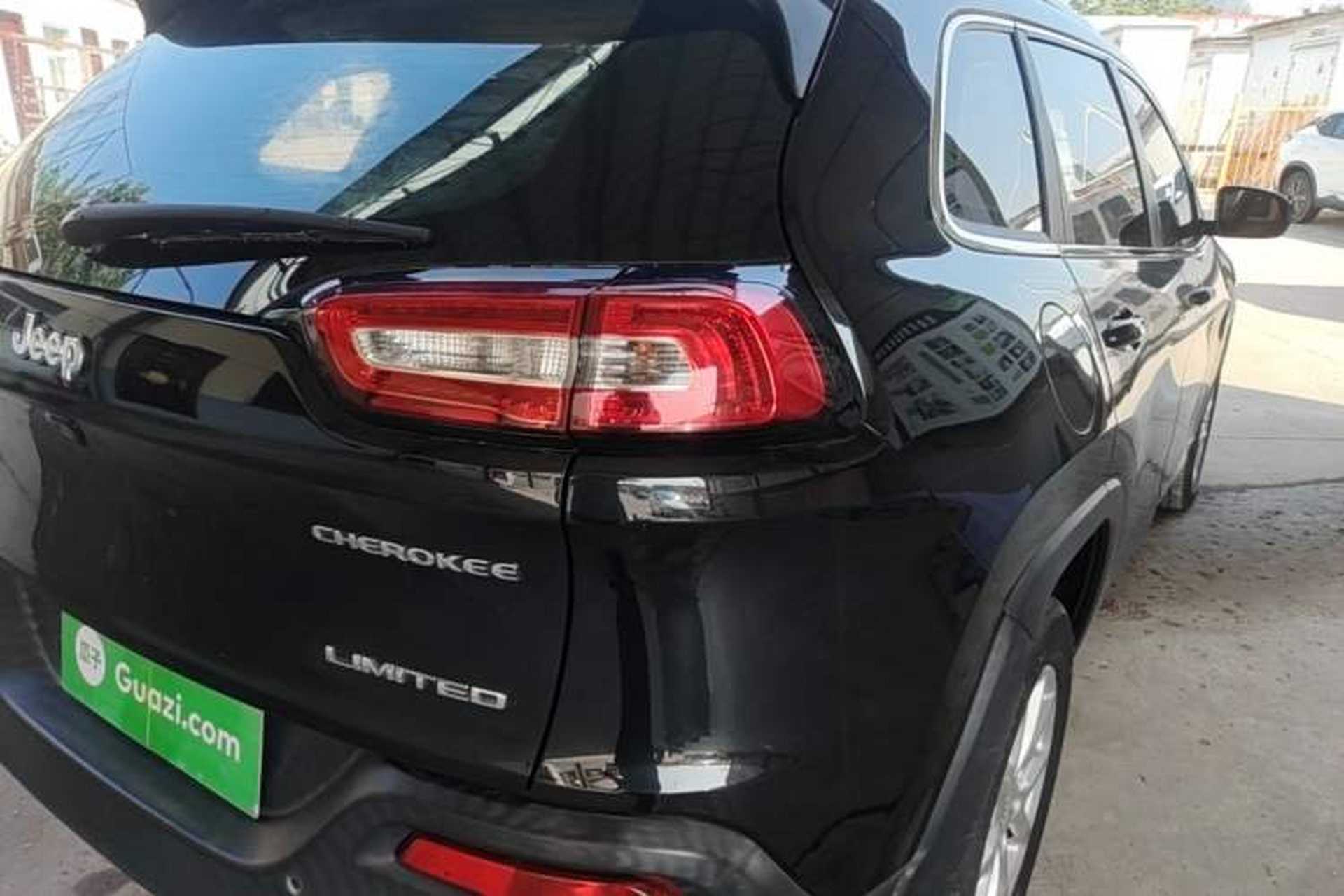 Used Jeep Cherokee 2017 2.0L Superior Edition Right Rear Taillight