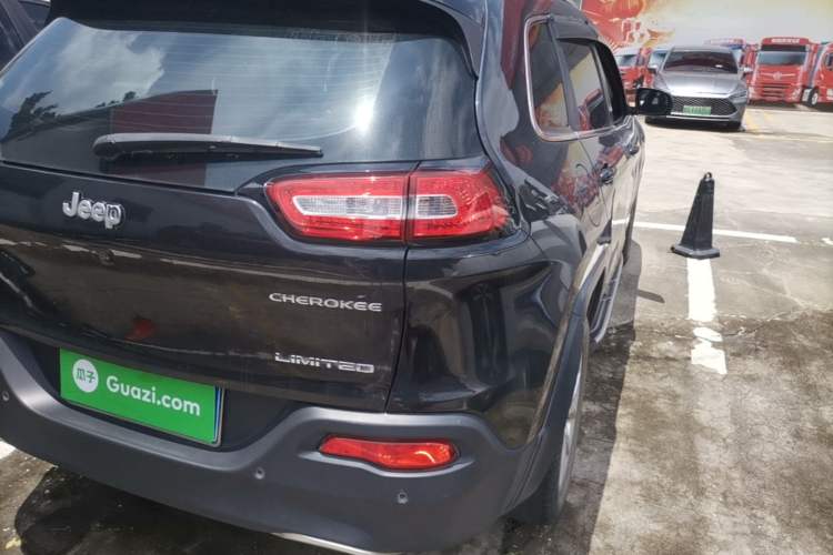 Used Jeep Cherokee 2017 2.0L Superior Edition Right Rear Taillight