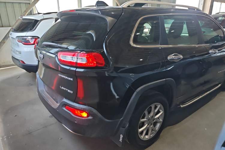 Used Jeep Cherokee 2017 2.0L Superior Edition Right Rear Taillight