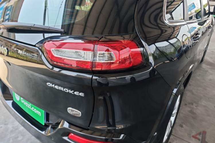 Used Jeep Cherokee 2017 2.4L Excellence Edition Right Rear Taillight