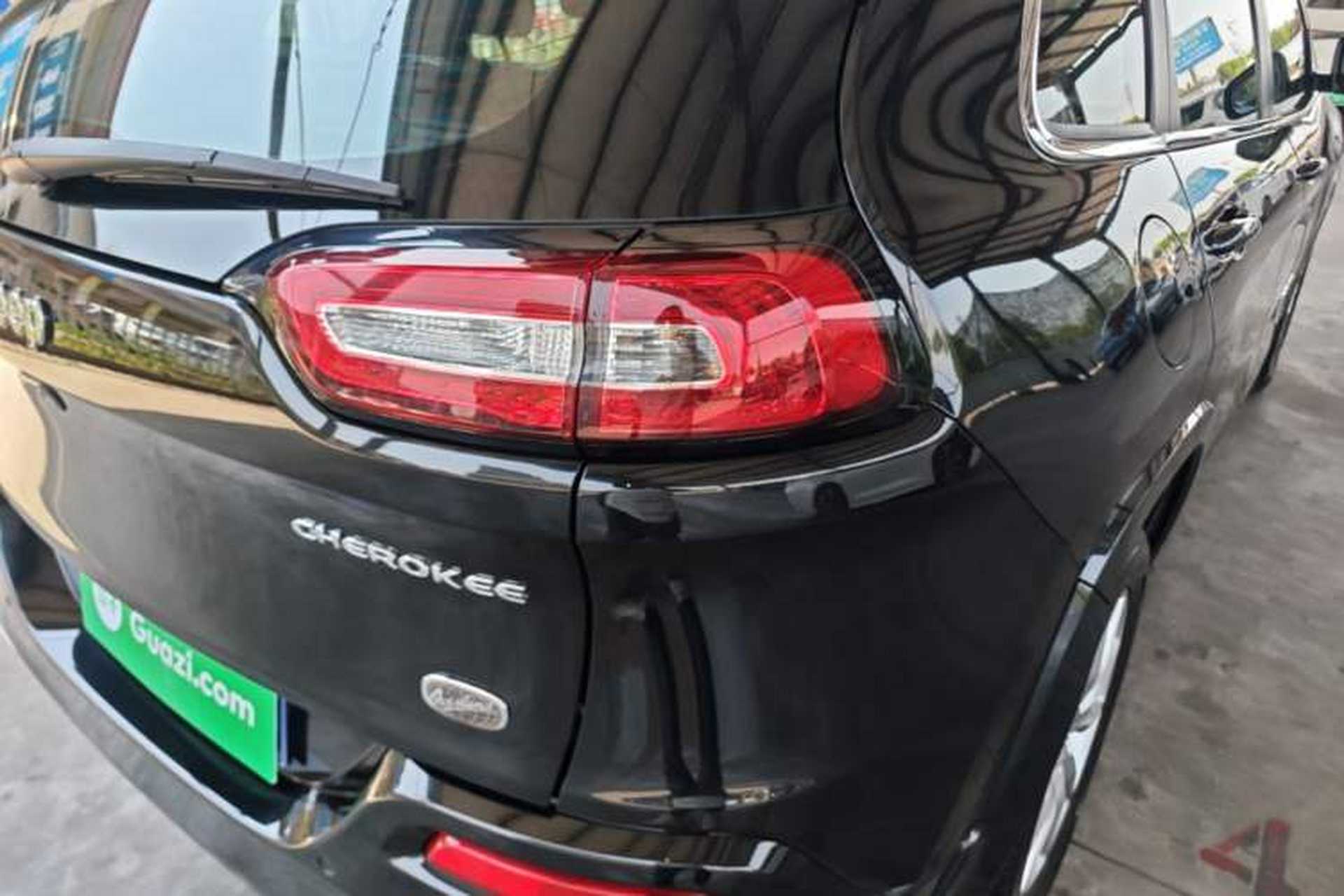 Used Jeep Cherokee 2017 2.4L Excellence Edition Right Rear Taillight