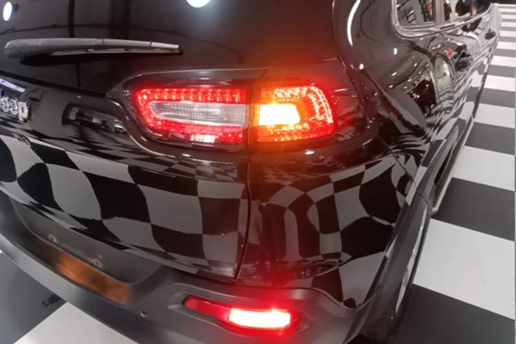 Used Jeep Cherokee 2017 2.0L Superior Edition Right Rear Taillight