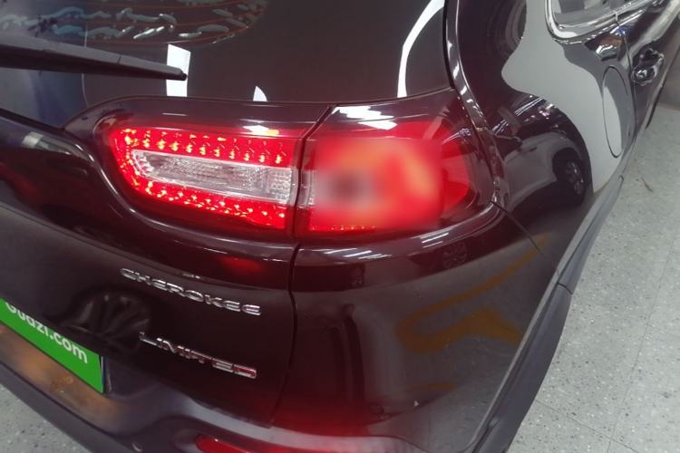 Used Jeep Cherokee 2017 2.0L Superior Edition Right Rear Taillight