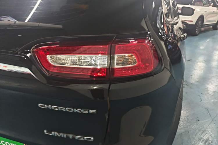 Used Jeep Cherokee 2017 2.4L Leading Smart Edition Right Rear Taillight