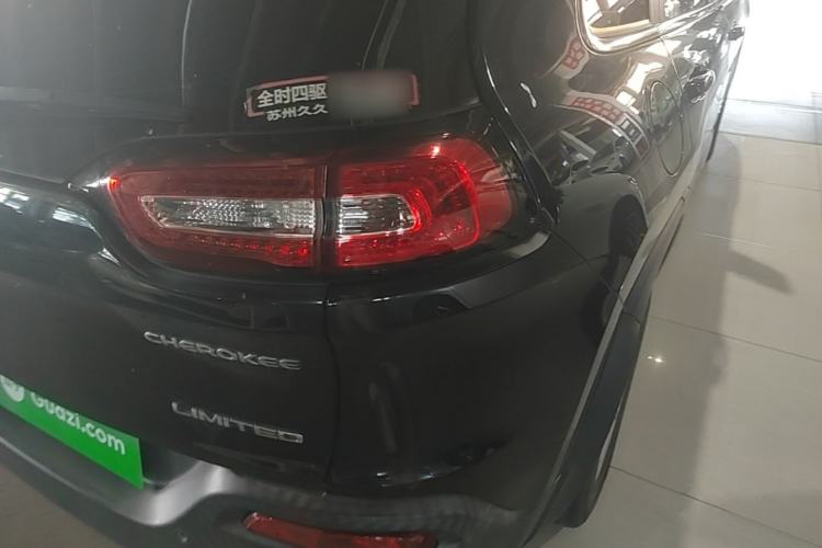 Used Jeep Cherokee 2017 2.0L Superior Edition Right Rear Taillight