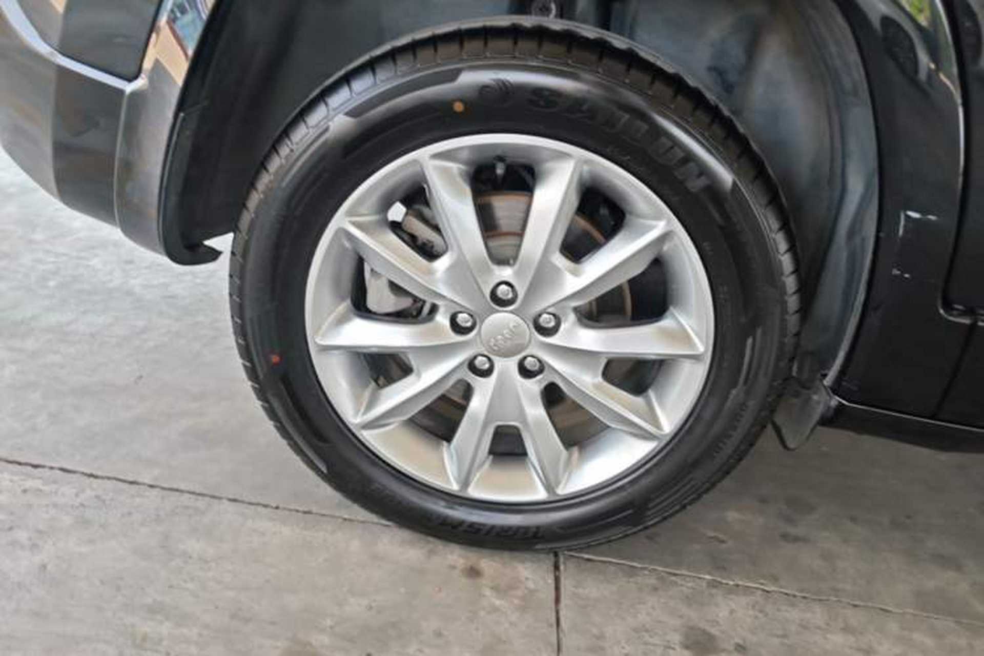Used Jeep Cherokee 2017 2.4L Excellence Edition Right Rear Wheel Hub