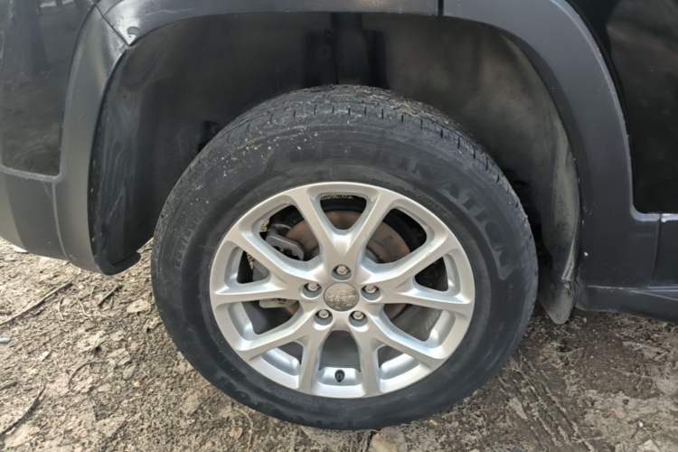 Used Jeep Cherokee 2017 2.4L Leading Smart Edition Right Rear Wheel Hub