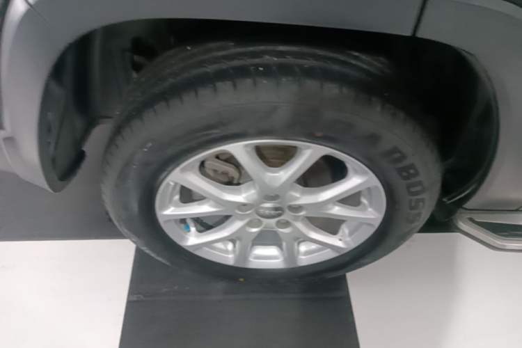 Used Jeep Cherokee 2017 2.0L Superior Edition Right Rear Wheel Hub