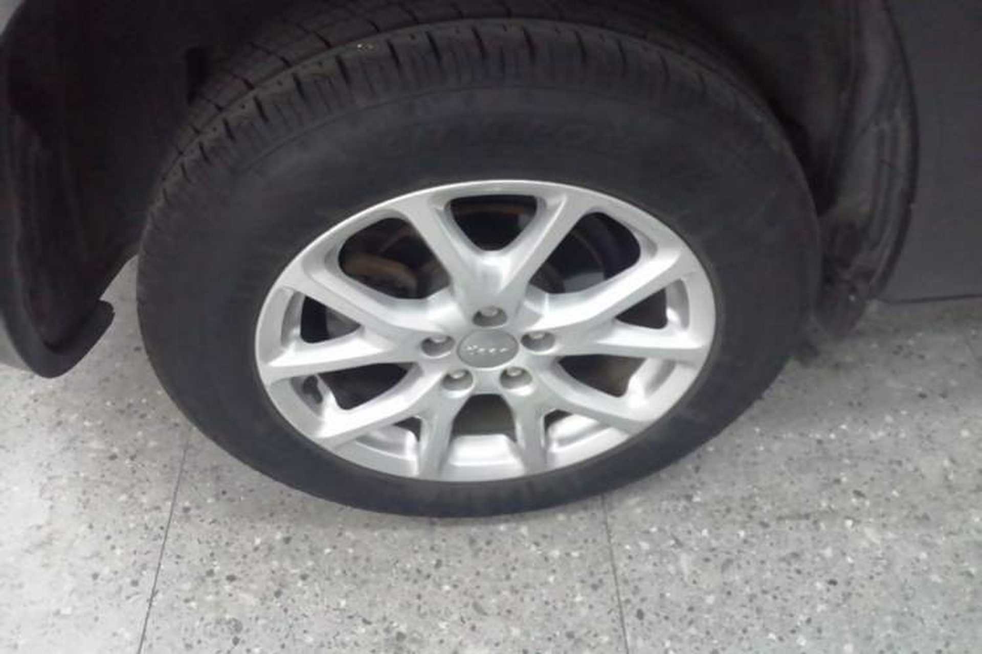 Used Jeep Cherokee 2017 2.0L Superior Edition Right Rear Wheel Hub