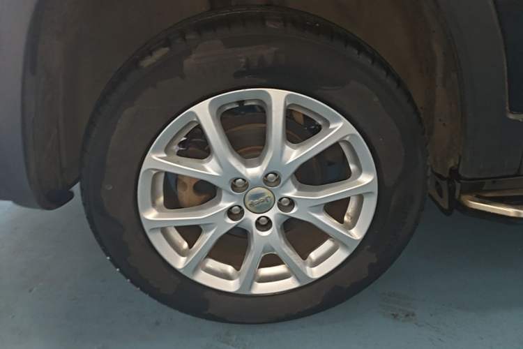Used Jeep Cherokee 2017 2.4L Leading Smart Edition Right Rear Wheel Hub