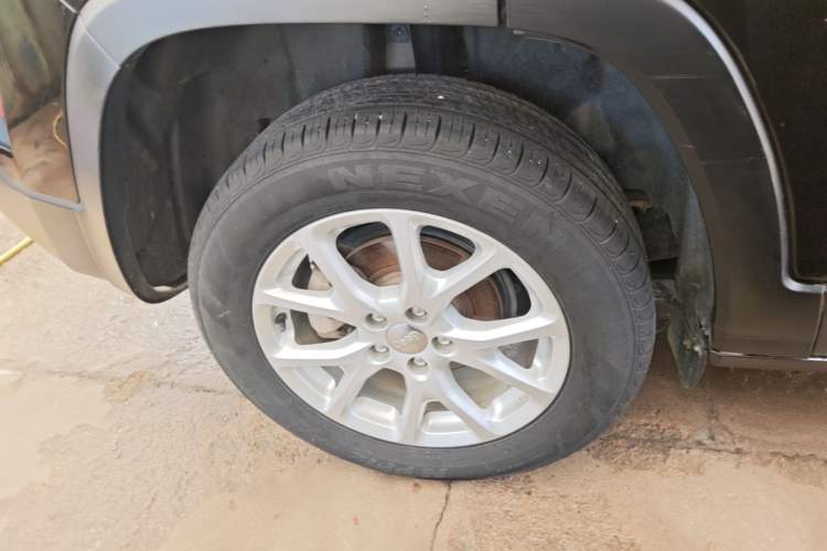 Used Jeep Cherokee 2017 2.4L Leading Smart Edition Right Rear Wheel Hub