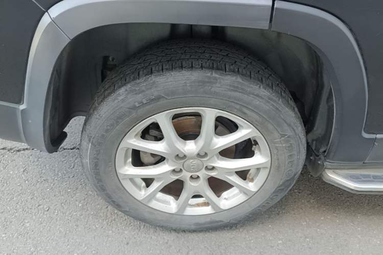 Used Jeep Cherokee 2017 2.0L Superior Edition Right Rear Wheel Hub