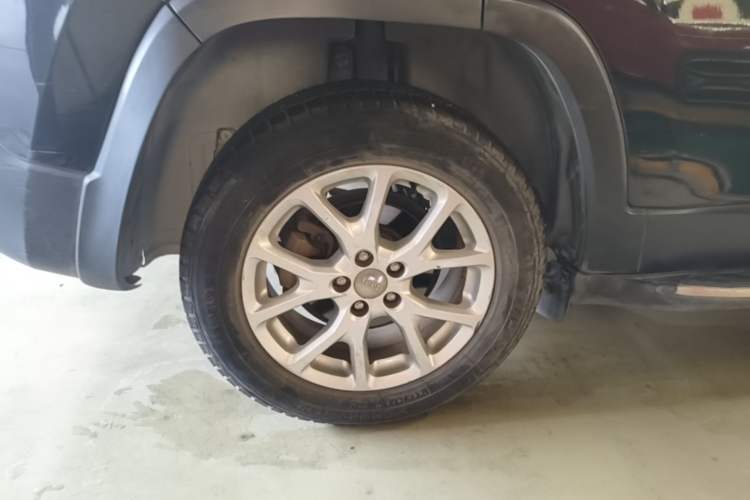 Used Jeep Cherokee 2017 2.0L Superior Edition Right Rear Wheel Hub