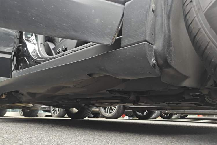 Used Jeep Cherokee 2017 2.4L Leading Smart Edition Right Side Sill