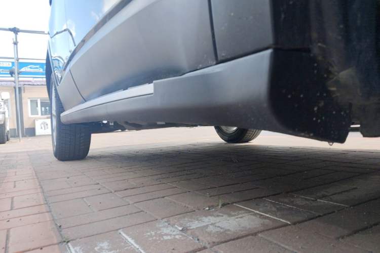 Used Jeep Cherokee 2017 2.0L Superior Edition Right Side Sill