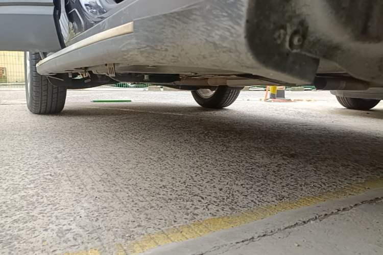 Used Jeep Cherokee 2017 2.4L Leading Smart Edition Right Side Sill
