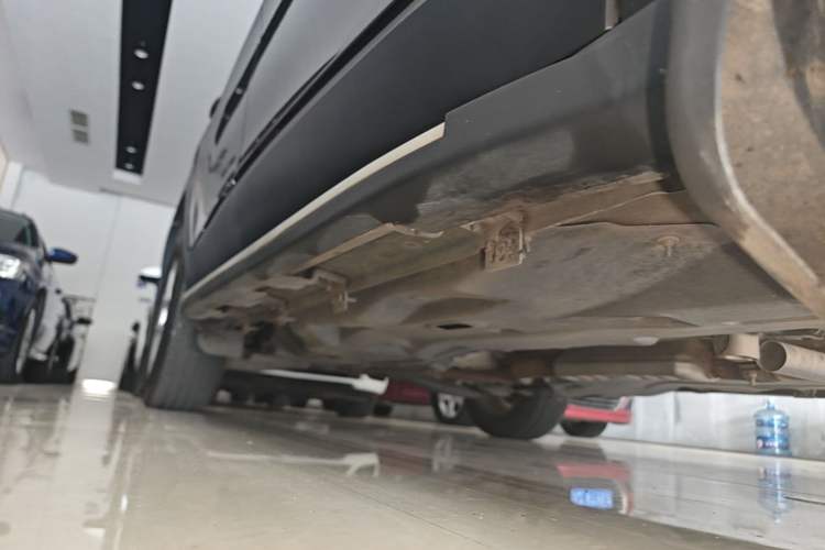 Used Jeep Cherokee 2017 2.0L Superior Edition Right Side Sill