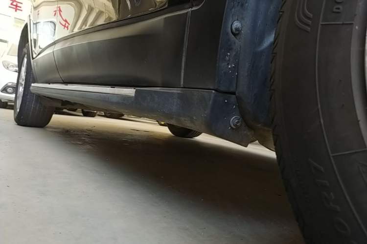 Used Jeep Cherokee 2017 2.0L Superior Edition Right Side Sill