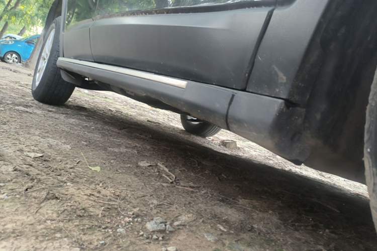 Used Jeep Cherokee 2017 2.4L Leading Smart Edition Right Side Sill