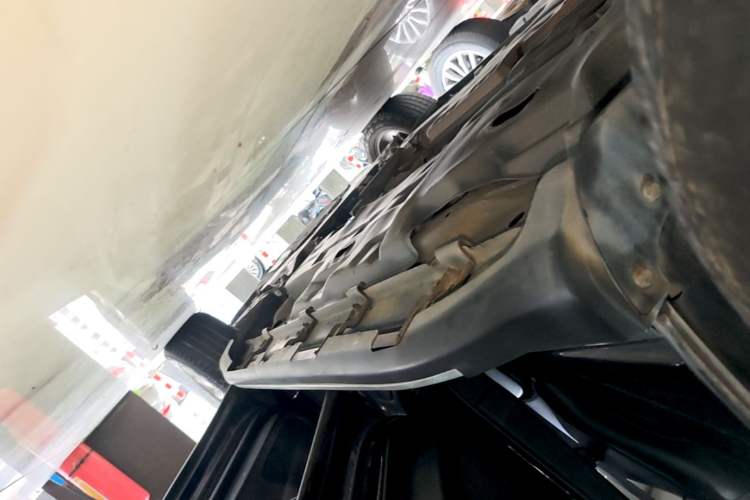 Used Jeep Cherokee 2017 2.0L Superior Edition Right Side Sill